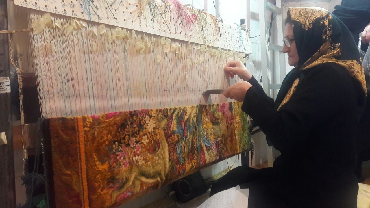 دیدار و بازدید از دار قالی یک پیشکسوت فرش دستباف سرکار خانم قاسمی و دعوت به چهارمین جشنواره فرش دستباف استان مازندران